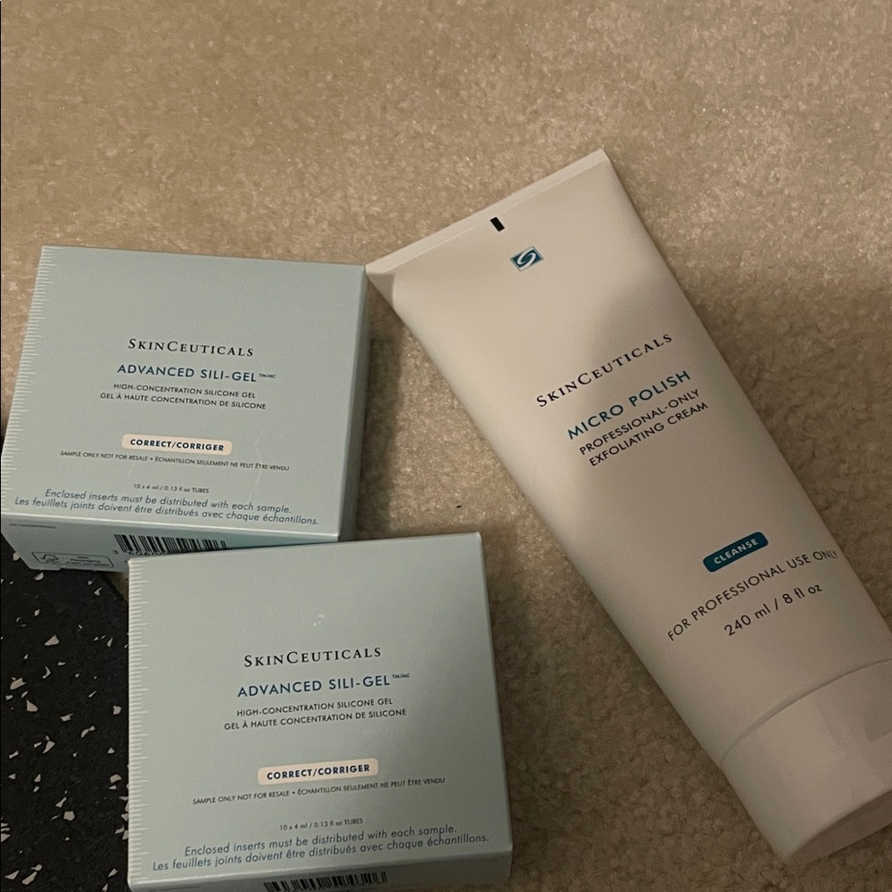 SkinCeuticals Micro Polish & Advanced Sili-Gel Set in Light Blue and White